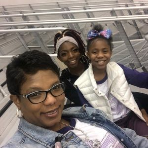 Meet your Posher, Amyre-cierra